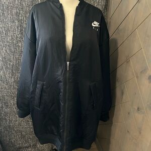Almost new 2022 Nike oversized long coat; perfect condition, nonsmoking